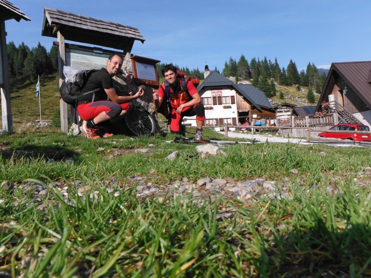 Foto di gruppo (cacaregno è nella mia mano: un pezzo di letame)