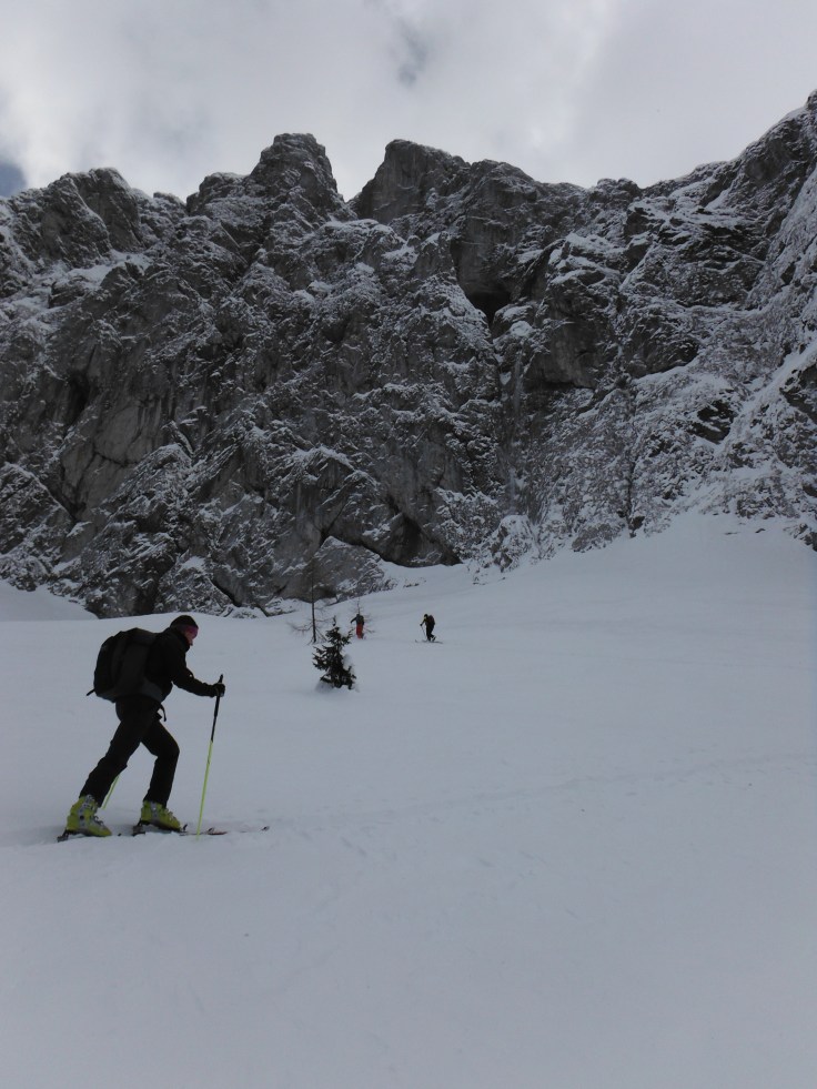 Rimontando i pendii, sotto al Cimon