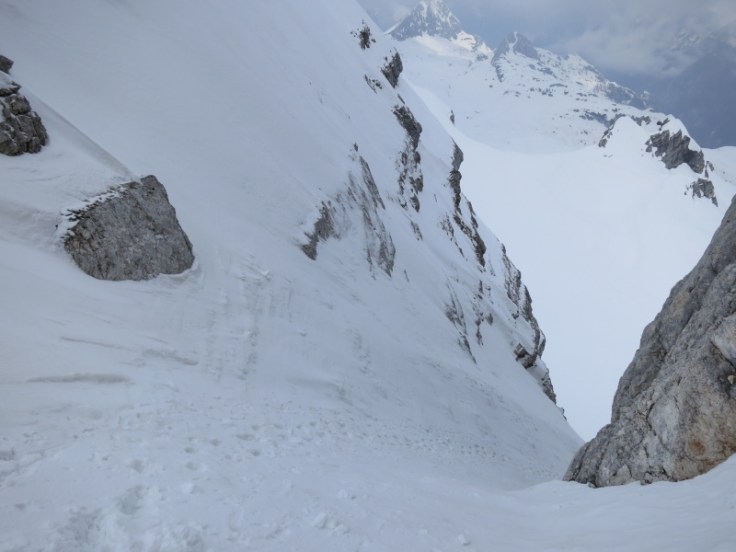 Dalla sommità, il pendio di discesa
