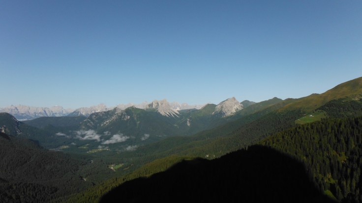 La Val Visdende e la nera sagoma del Peralba
