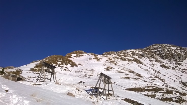 La partenza della teleferica per il trasporto del marmo