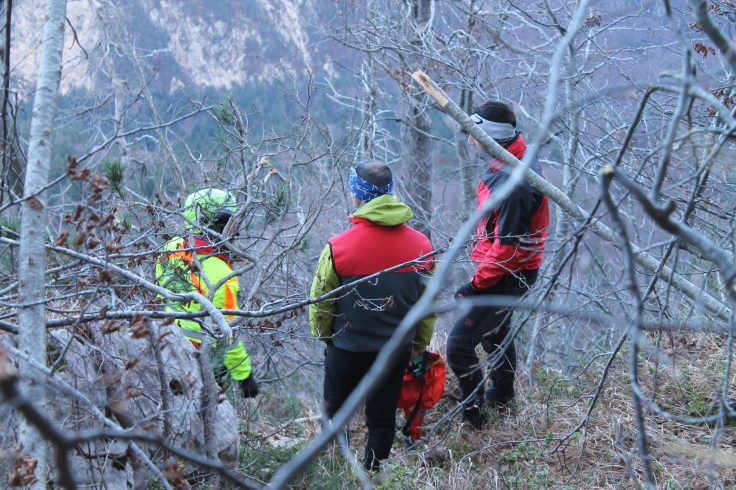 Lo lasciamo lì e scappiamo?
